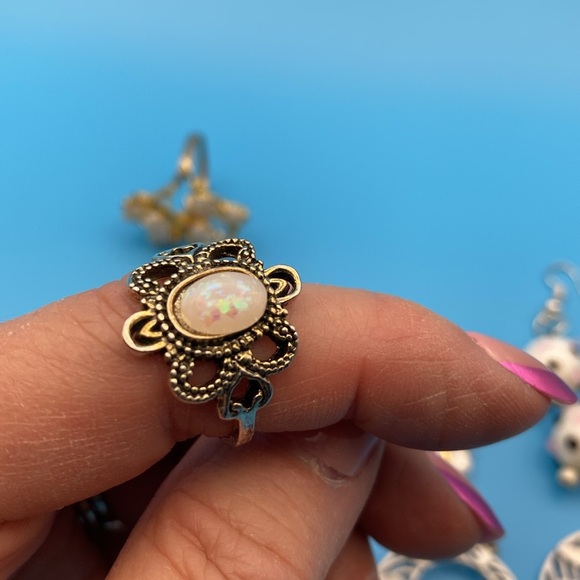 Earrings and Rings Lot - Picture 8 of 10